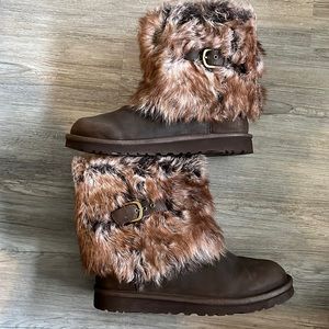 Brown uggs with fur size 6